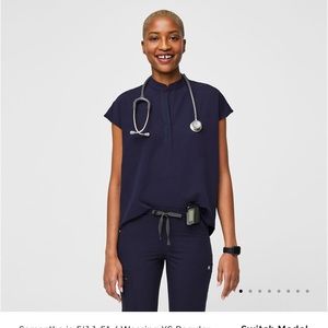 Navy blue Figs Rafaela scrub top. Size medium